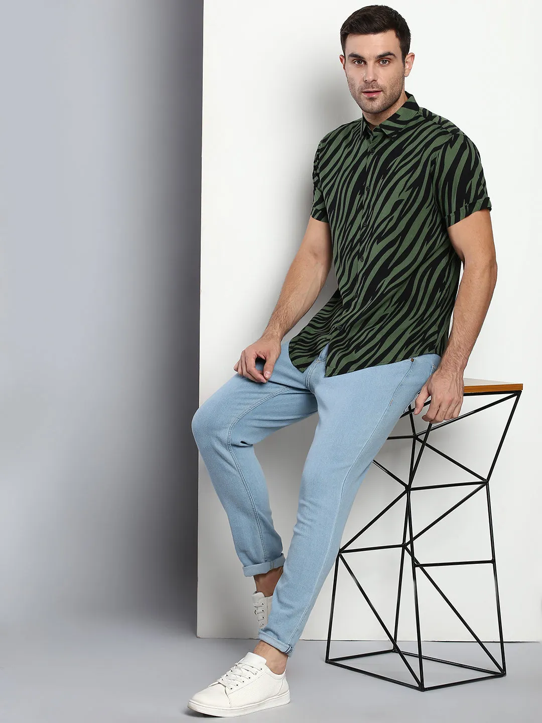 Men's Animal Print Green Slim Fit Rayon Casual Shirt With Spread Collar & Half Sleeves