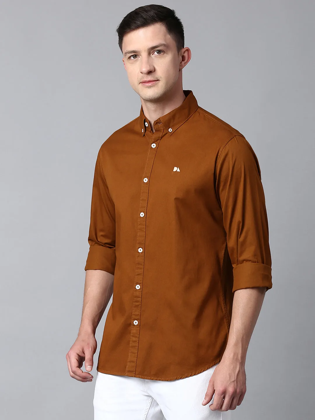 Men's Solid Brown Slim Fit Casual Shirt With Button Down