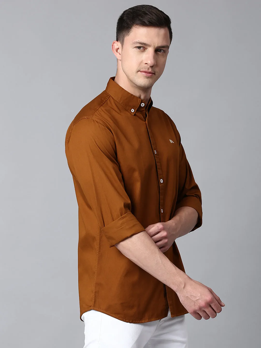 Men's Solid Brown Slim Fit Casual Shirt With Button Down