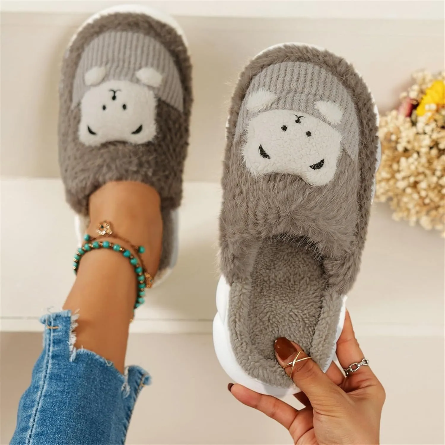 SBGMoSJ Womens House Shoes Slippers Indoor Outdoor Bedroom Shoes Winter Slipper Boots for Men Big Fluffy Slippers for Men Women Gifts for Christmas Gifts for Men 2023