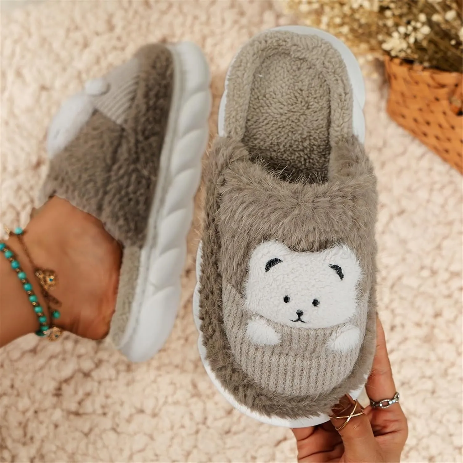 SBGMoSJ Womens House Shoes Slippers Indoor Outdoor Bedroom Shoes Winter Slipper Boots for Men Big Fluffy Slippers for Men Women Gifts for Christmas Gifts for Men 2023