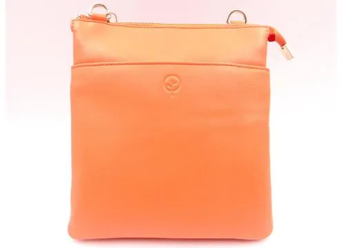 Second Nature Leather Handbag With Shoulder Strap ST31