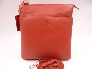 Second Nature Leather Handbag With Shoulder Strap ST31