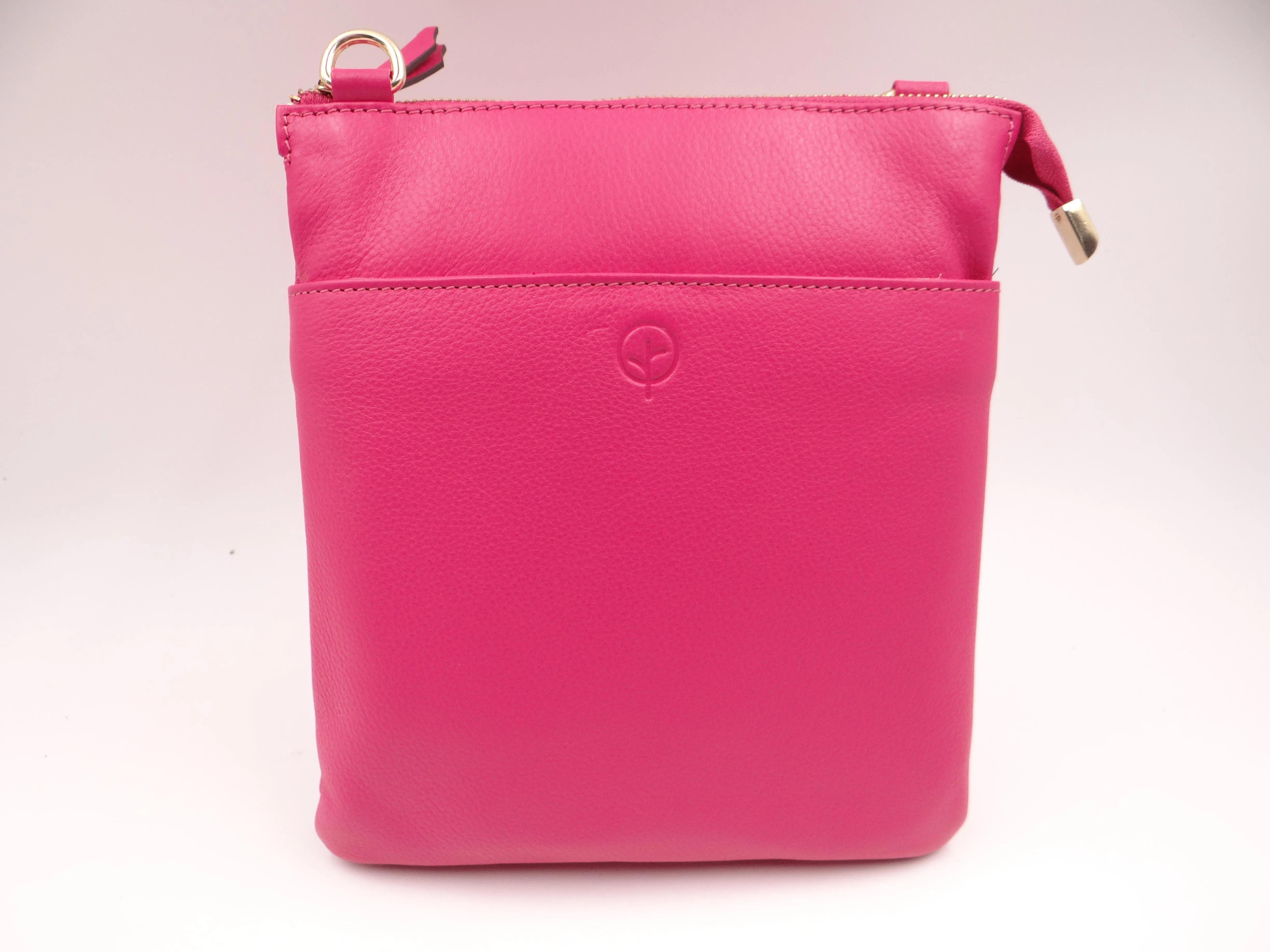 Second Nature Leather Handbag With Shoulder Strap ST31