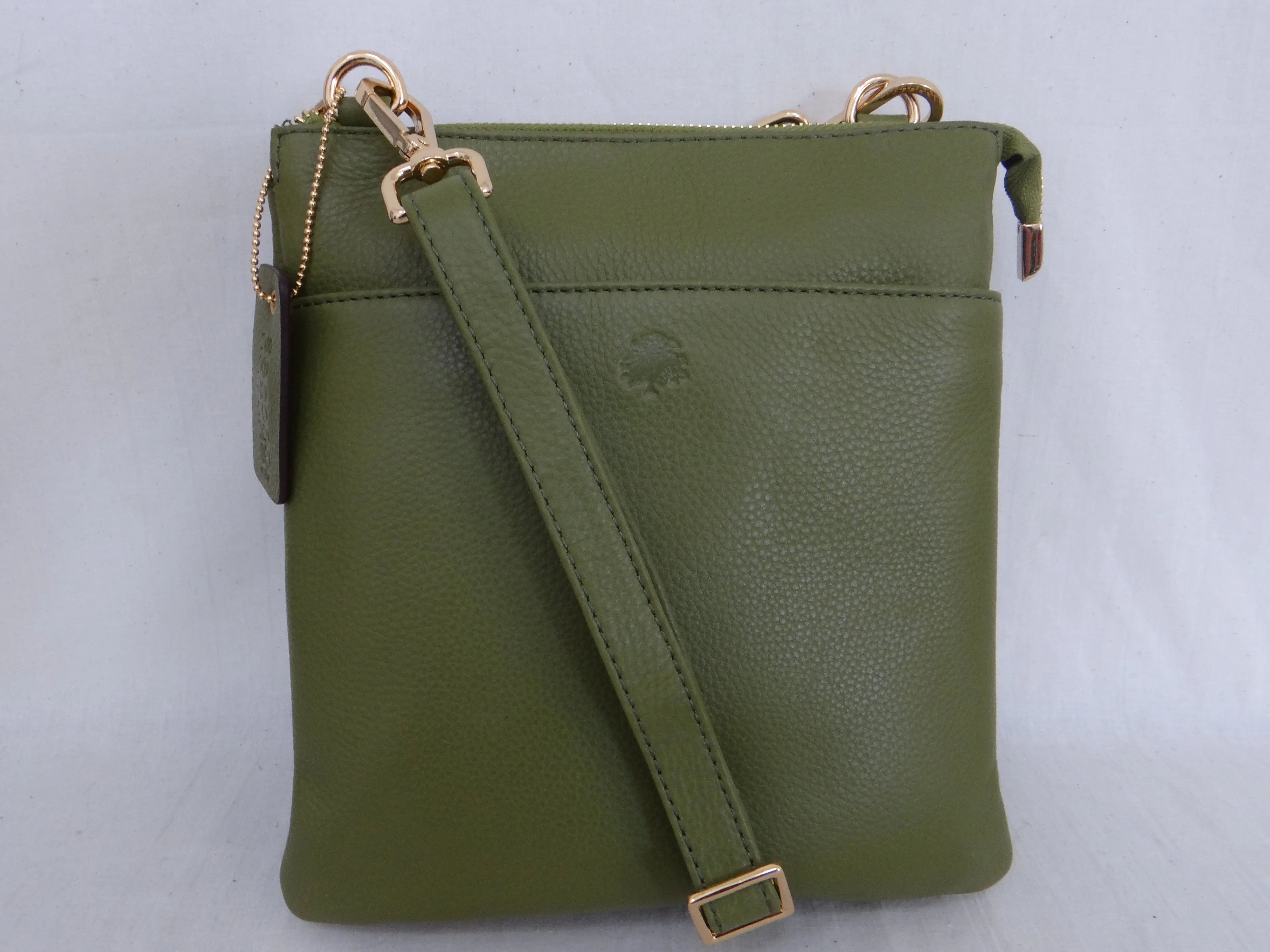 Second Nature Leather Handbag With Shoulder Strap ST31
