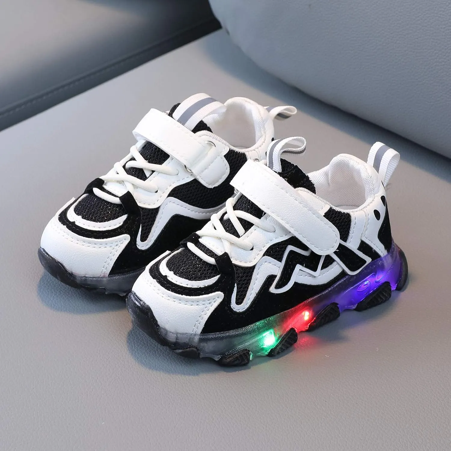 Sneakers Children Luminous Light Led Girls Kids Shoes Baby Running Sport Mesh Baby Shoes Girl Shoes (Black, 5-5.5 Years)