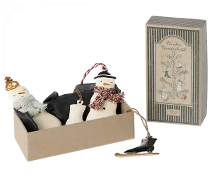 Winter Wonderland - Metal Ornament Set
